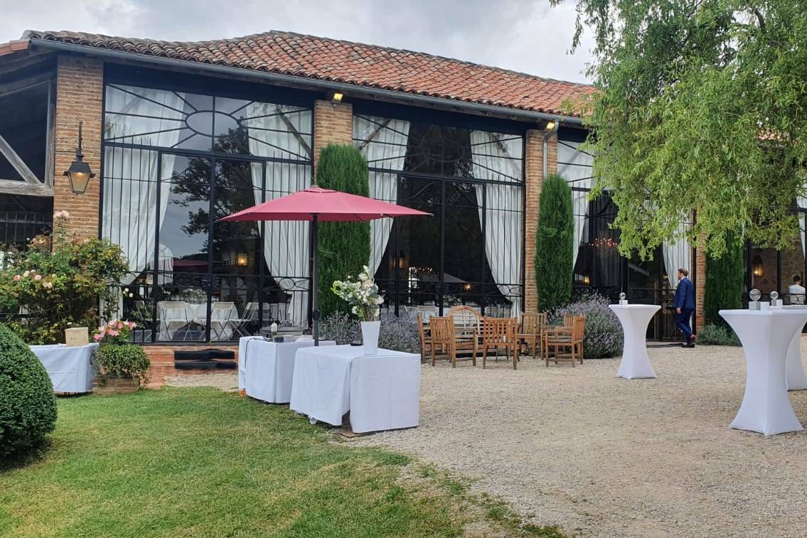 Convives autour de la table